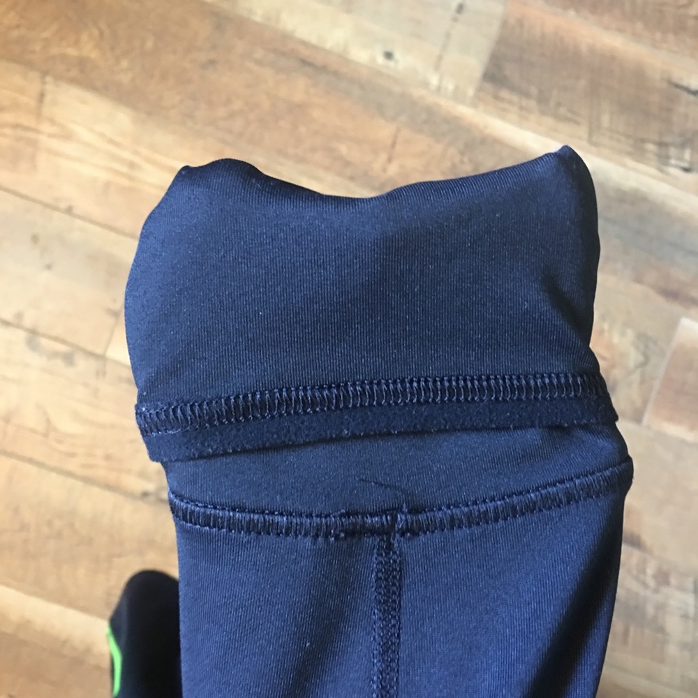 UnderArmour zip down - Picture 4 of 4